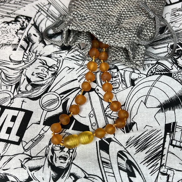 Raw amber necklace for teething babies - Picture 5 of 7